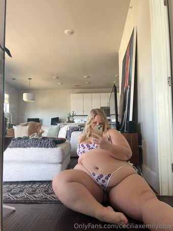 ceciliaxemilybbw Nude Leaks OnlyFans Photo 37