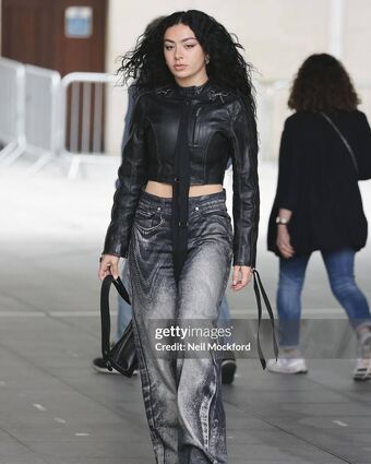 Charli-xcx