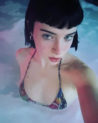 Chloe Hodgson Chloehodgson