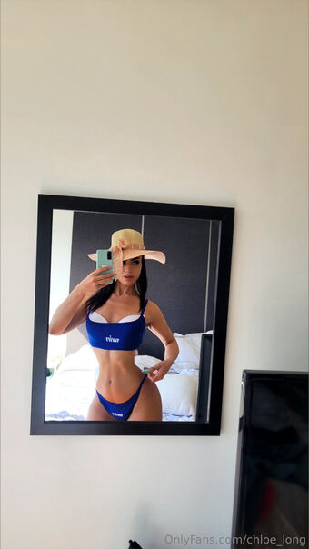 chloe_long