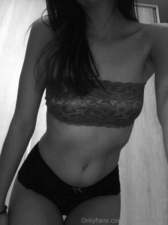 chloemiller09 Nude Leaks OnlyFans Photo 1