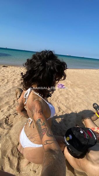 Cicigüner Nude Leaks OnlyFans Photo 35