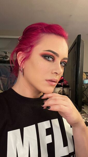 Claire Max