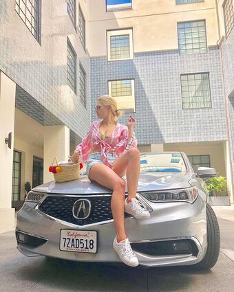 Claudia Lee
