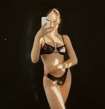 Claudia Sulewski Deepfake