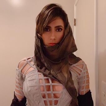 Cristina Vee Valenzuela