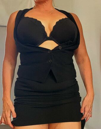 Curvy Bella