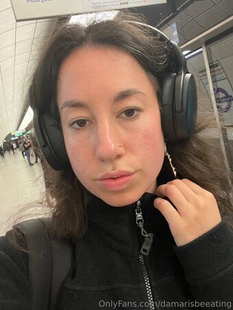 damarisbeeating