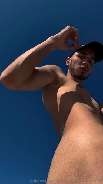 dancing_at_the_bar_free