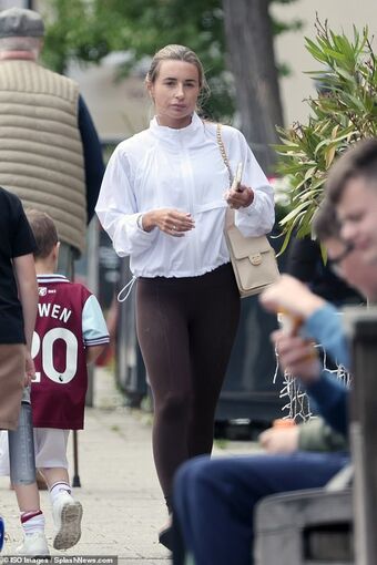 Dani Dyer Nude Leaks OnlyFans Photo 13