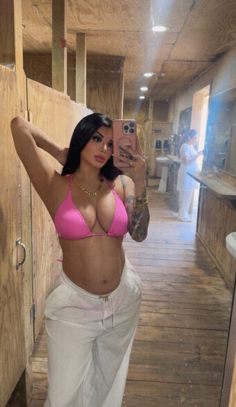 Daniela Chaverry Nude Leaks OnlyFans Photo 26