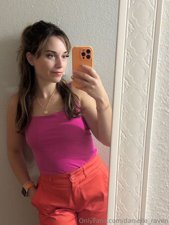 danielle_raven