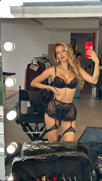 Darja Sobakinskaja (@darivo_)