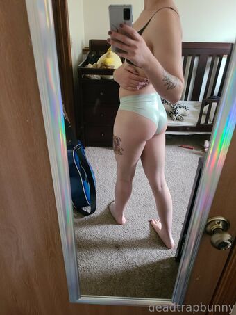 deadtrapbunny Nude Leaks OnlyFans Photo 16