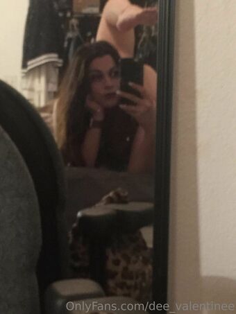 dee_valentinee