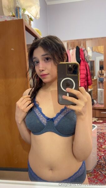deercassieeee Nude Leaks OnlyFans Photo 13