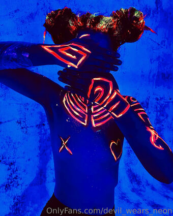devil_wears_neon