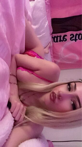 dior4ari Nude Leaks OnlyFans Photo 3