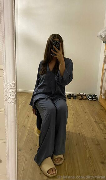 dirtymiraa Nude Leaks OnlyFans Photo 22