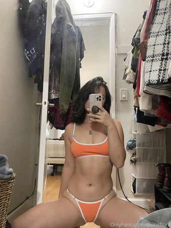 divineflora Nude Leaks OnlyFans Photo 9