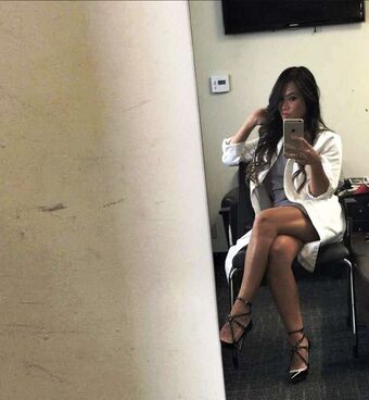 Dr Sandra Lee