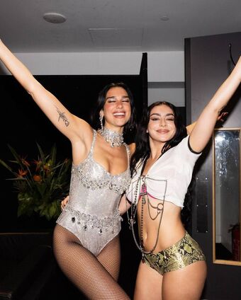 Dua-lipa