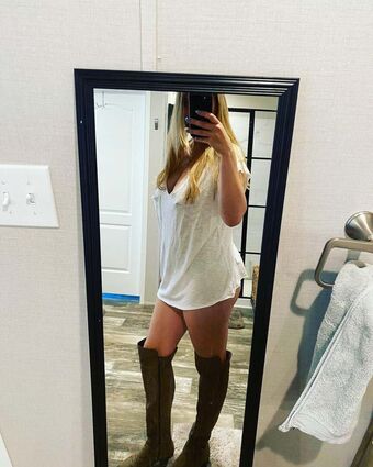 Eevalee Nude Leaks OnlyFans Photo 4