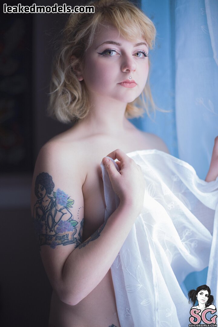 Eevee666 / eevee_sugar / sapphirelove666 Photo #26