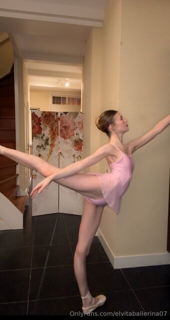 elvitaballerina07 Nude Leaks OnlyFans Photo 6