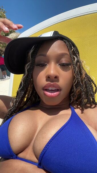 Elyse Rey Nude Leaks OnlyFans Photo 24