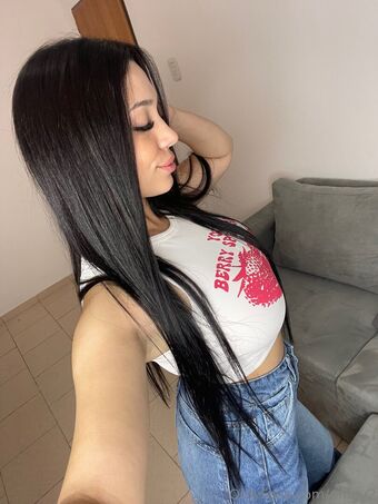 emav2 Nude Leaks OnlyFans Photo 3