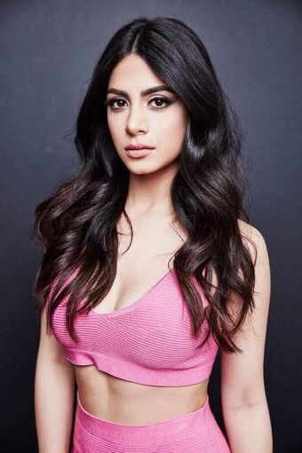 Emeraude Toubia Nude Leaks OnlyFans Photo 41
