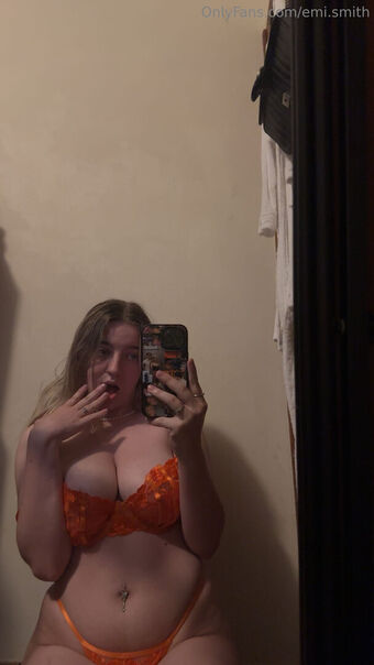 emi.smith Nude Leaks OnlyFans Photo 23