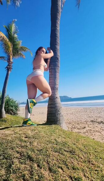 Emilia Vizcarra Nude Leaks OnlyFans Photo 17