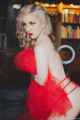 emilieterror Nude Leaks OnlyFans Photo 7