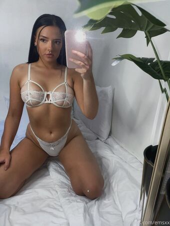 Emily-woods Nude Leaks OnlyFans Photo 34