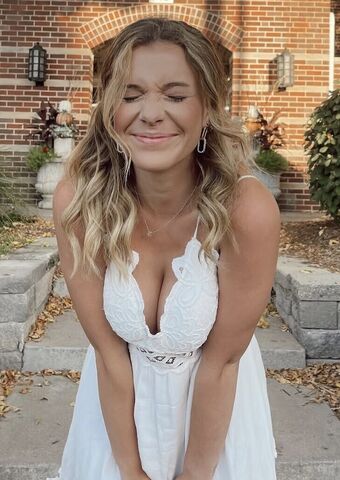 Emmaa.malone Nude Leaks OnlyFans Photo 11