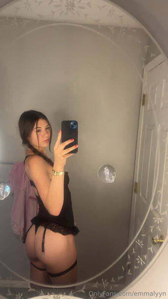 emmalyyn Nude Leaks OnlyFans Photo 17