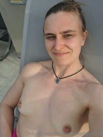 emsywemsyblue Nude Leaks OnlyFans Photo 4