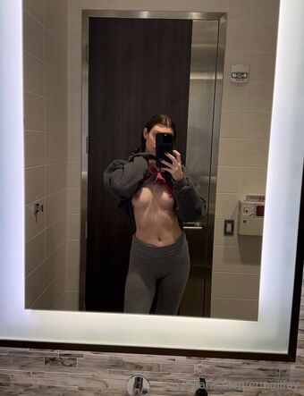 Erin Gilfoy Nude Leaks OnlyFans Photo 187