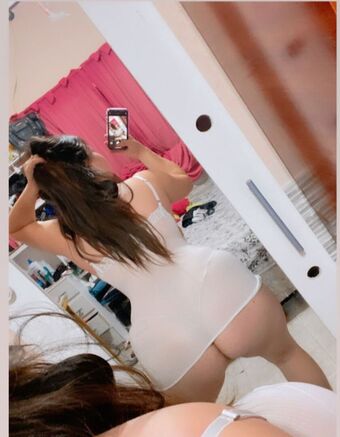 Estefania Rodriguez Nude Leaks OnlyFans Photo 9