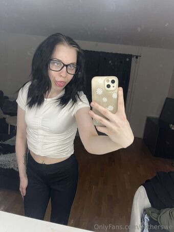 estherswe Nude Leaks OnlyFans Photo 4