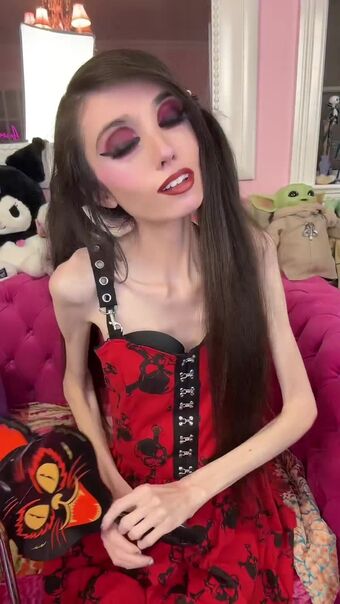 Eugenia Cooney Nude Leaks OnlyFans Photo 31