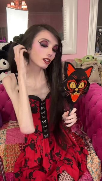 Eugenia Cooney Nude Leaks OnlyFans Photo 34