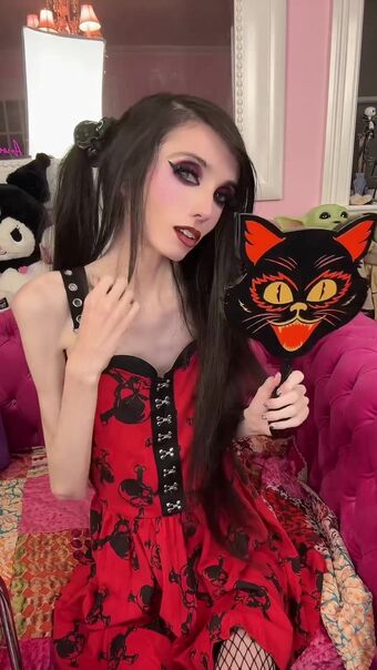 Eugenia Cooney Nude Leaks OnlyFans Photo 35