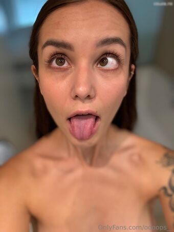 Eva_Oopsy_