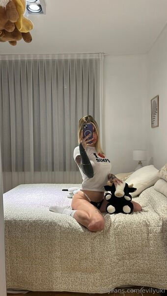 evilyuki Nude Leaks OnlyFans Photo 11