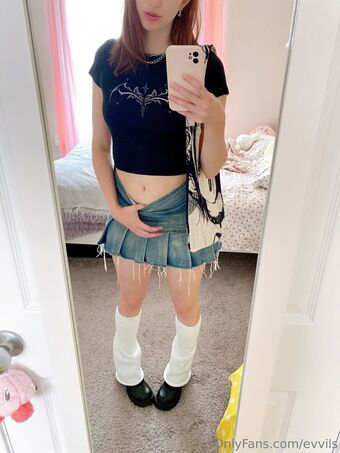 evvils Nude Leaks OnlyFans Photo 157