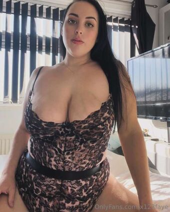 Faye Smith Nude Leaks OnlyFans Photo 9