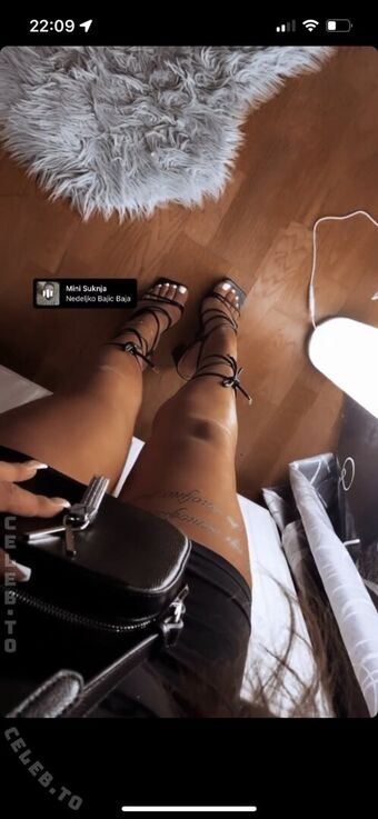 Feets Nude Leaks OnlyFans Photo 2